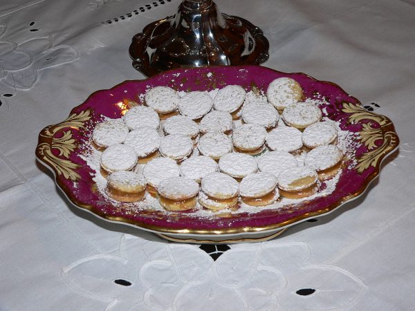 Mini alfajores - https://commons.wikimedia.org/wiki/File:Alfajores.JPG