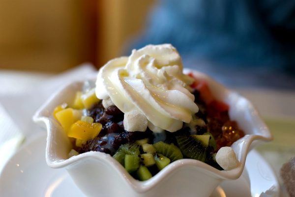 Patbingsu - https://commons.wikimedia.org/wiki/File:Korean_shaved_ice-Patbingsu-06.jpg